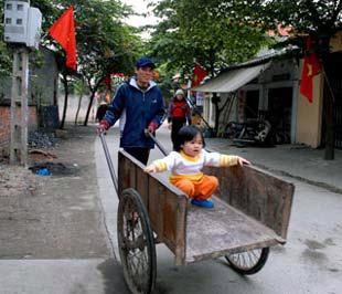 Cũng theo kế hoạch phê duyệt, đến năm 2010, diện tích đất phi nông nghiệp của thành phố sẽ tăng thêm 3.598 ha (từ 45.868 ha năm 2008 lên 49.466 ha năm 2010). - Ảnh: VnExpress